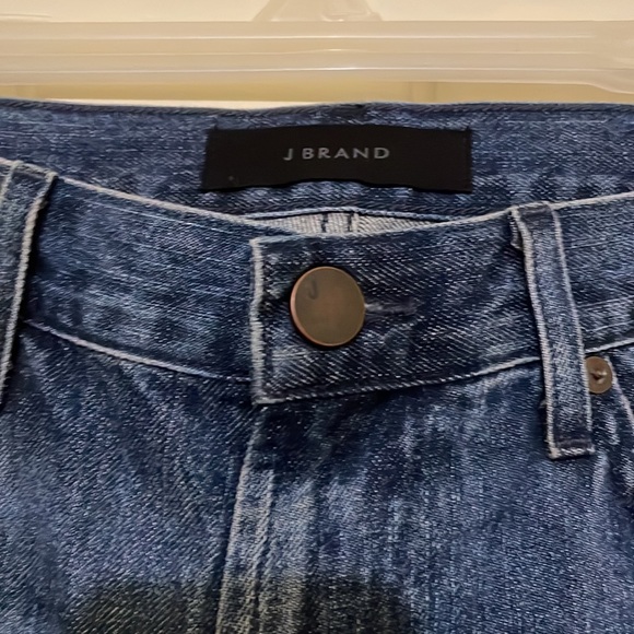 Mens J brand jeans shorts. Size 32. - Picture 3 of 10